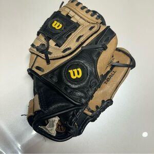 Wilson 10” 40450 010 TeeBall Glove for Right hand Thrower.
